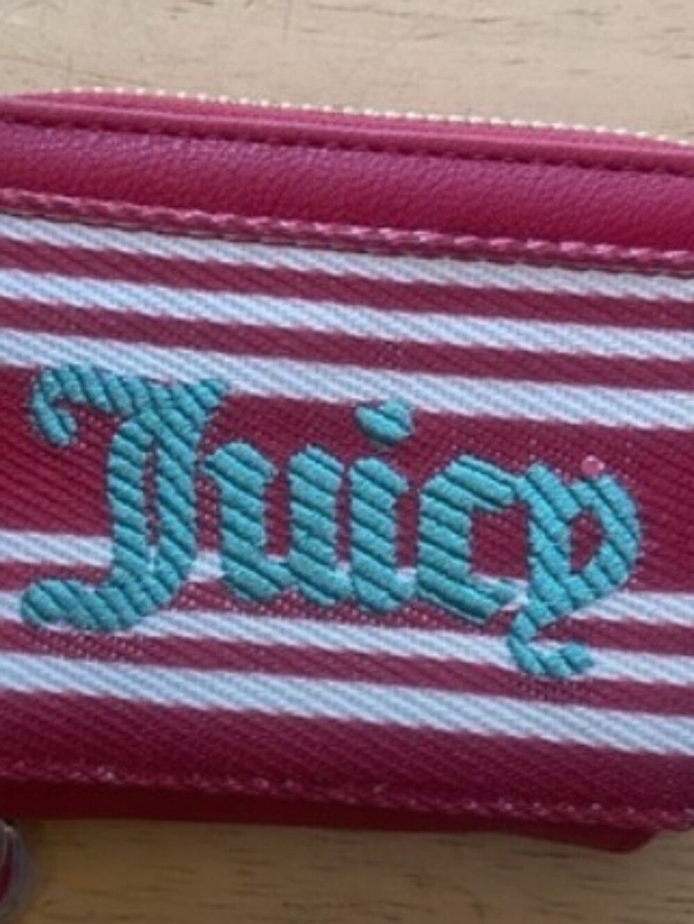 Juicy Couture-Paradise Striped Wristlet Wallet♥️🩵 - Picture 4 of 6